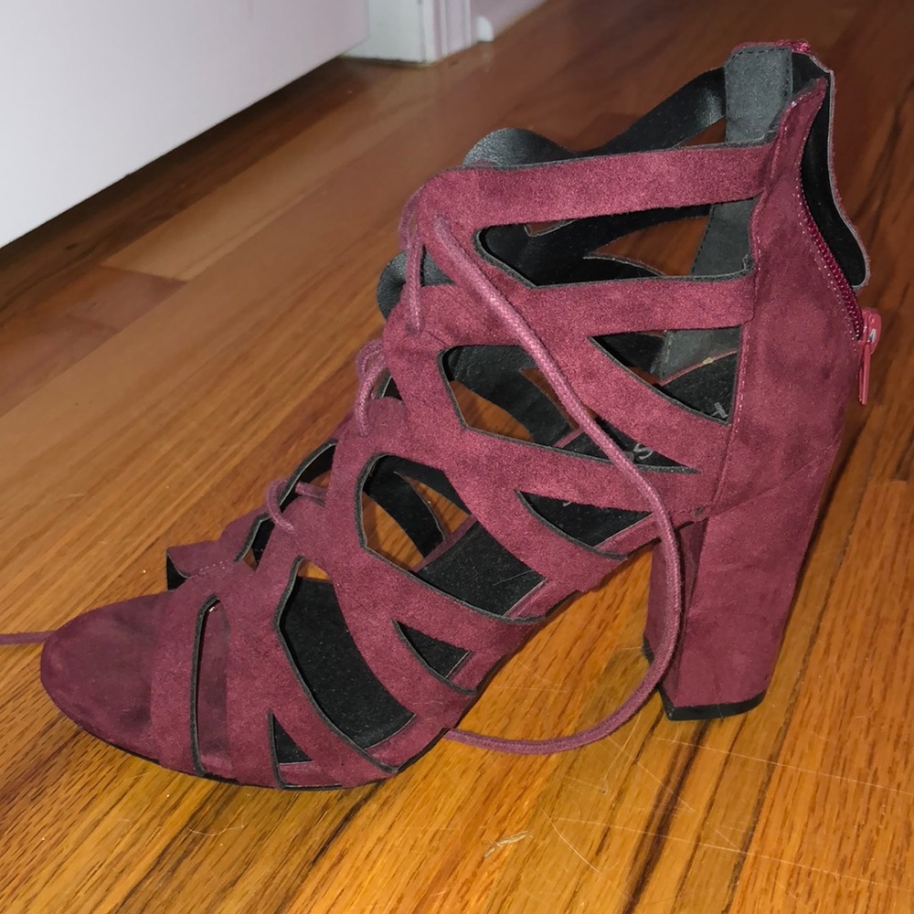 Maroon Heals